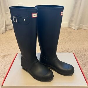 Hunter Classic Black Buckle Rain Boots